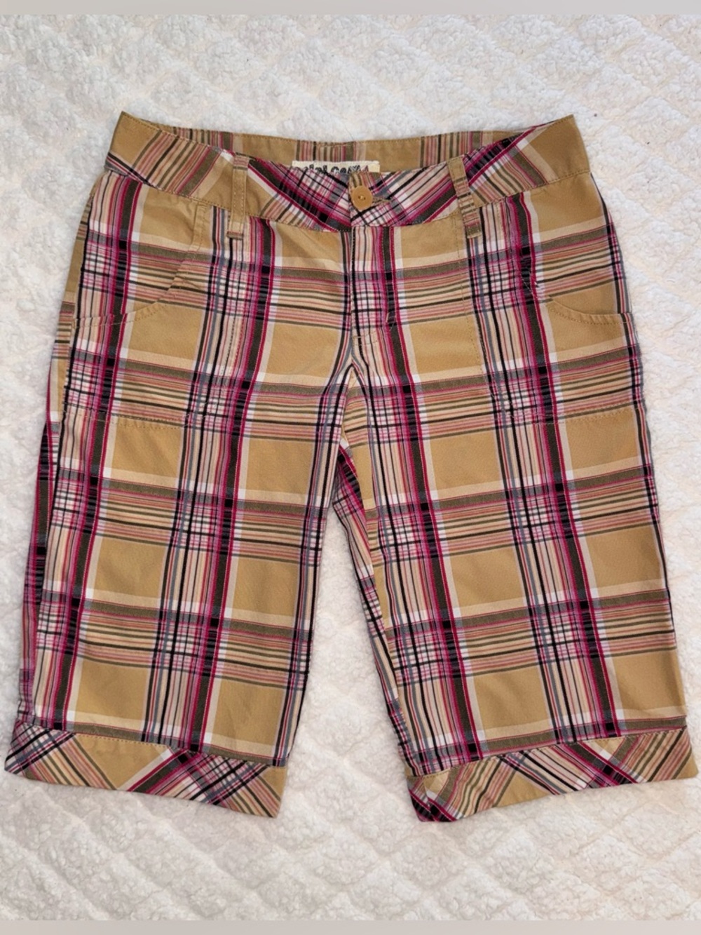 Y2K Vintage Volcom Plaid Shorts in Tan, Pink & Black